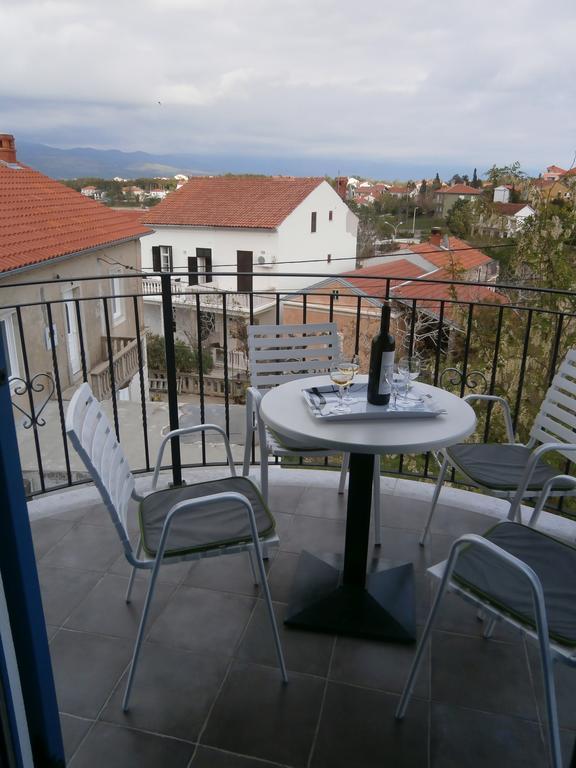 Apartments Crncic Šilo Quarto foto