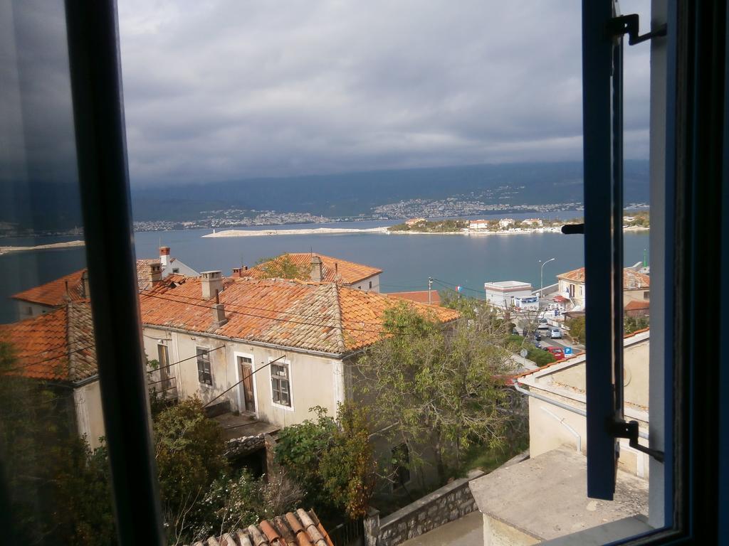 Apartments Crncic Šilo Quarto foto